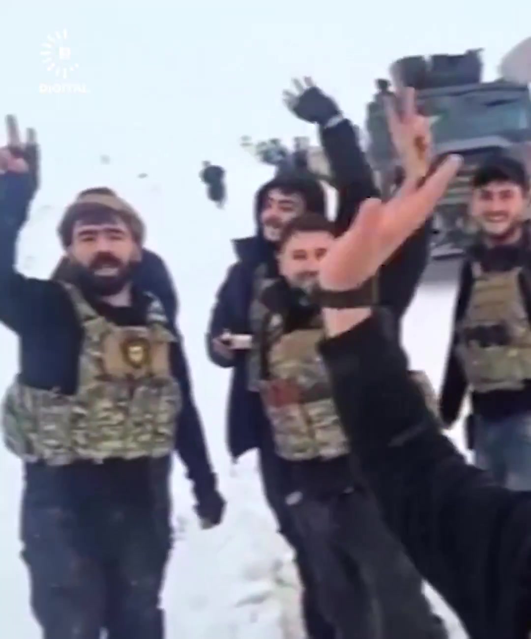 Video shows the SDF fighters from the Raqqa prison have arrived in Kobani. Civilian in Kobani also confirmed they arrived