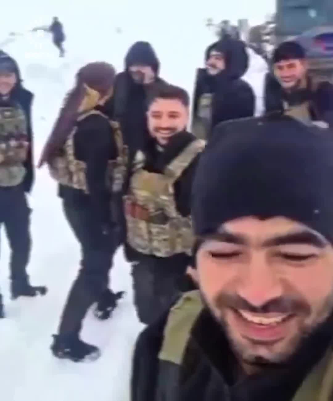 Video shows the SDF fighters from the Raqqa prison have arrived in Kobani. Civilian in Kobani also confirmed they arrived