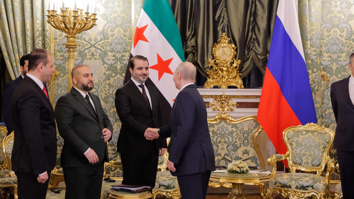 Ahmed al-Sharaa, accompanied by Foreign Minister Asaad Hassan al-Shaibani and Defense Minister Major General Marhaf Abu Qasra, met with Russian President Putin and senior officials at the Kremlin Palace in Moscow.