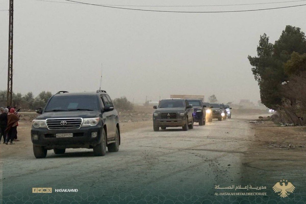 Hasakah - Qamishli: A delegation from the Syrian Interior Ministry, including the head of internal security in Hasakah Governorate, Brigadier General Marwan al-Ali, and the Interior Ministry spokesman, Nour al-Din Baba, departed from the city of al-Shaddadi towards the town of Tal Brak, and then entered the city of Qamishli from there.