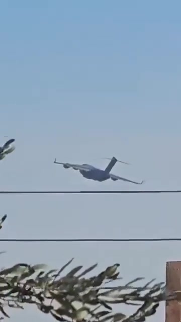 Syria: Today, a heavy airlift aircraft (C-17) was filmed departing the US base in Shadadi (southern Hasakah), amid unofficial reports that the US has begun withdrawing from the site.