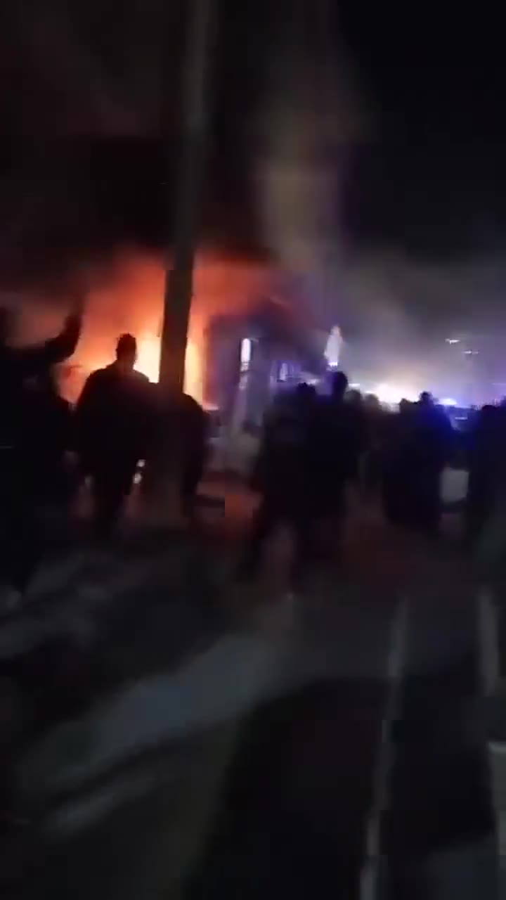 A vehicle belonging to the Defense Ministry exploded tonight in the town of Abukemal, likely caused by an IED. No casualties. A similar incident occurred there 2 months ago