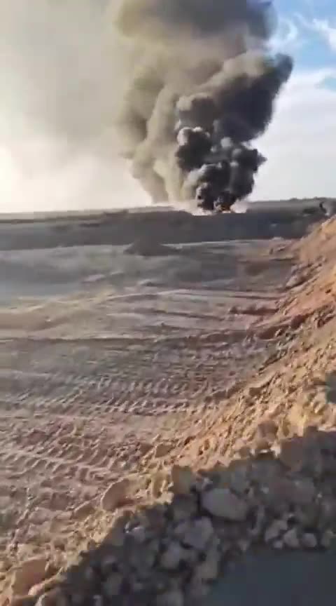 The Security forces destroyed more oil makeshift installations (burners) in area of Diban (SE. Deir ez-Zur), after their owners refused to comply with Government orders to shut them down