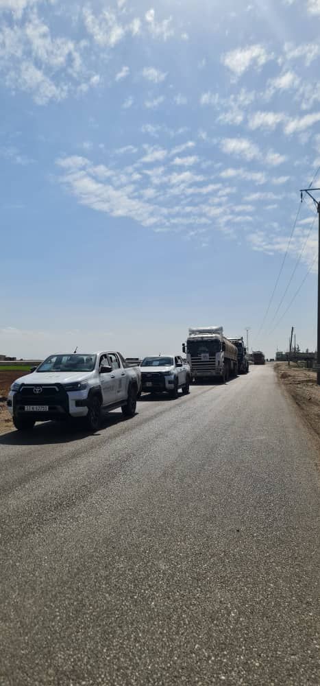 The first oil convoy from Rumeilan & Suwaydiyah (Hasakah) is now en route to Homs/Baniyas refineries - marking the first extraction by the State's Petroleum Company