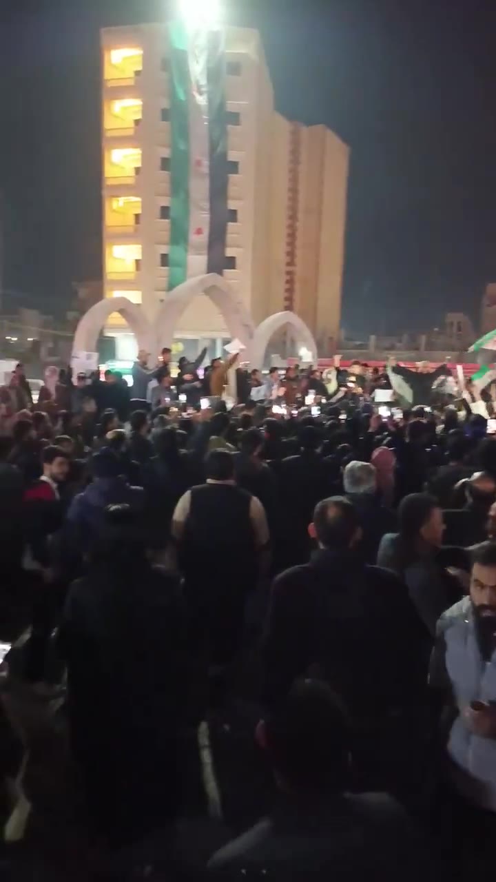 Protests are taking place tonight against the appointment of Sipan Hamo as assistant Defense minister for the Eastern region. He's widely accused of being directly involved in crimes committed by SDF-YPG against the Arab population.Video from Raqqa