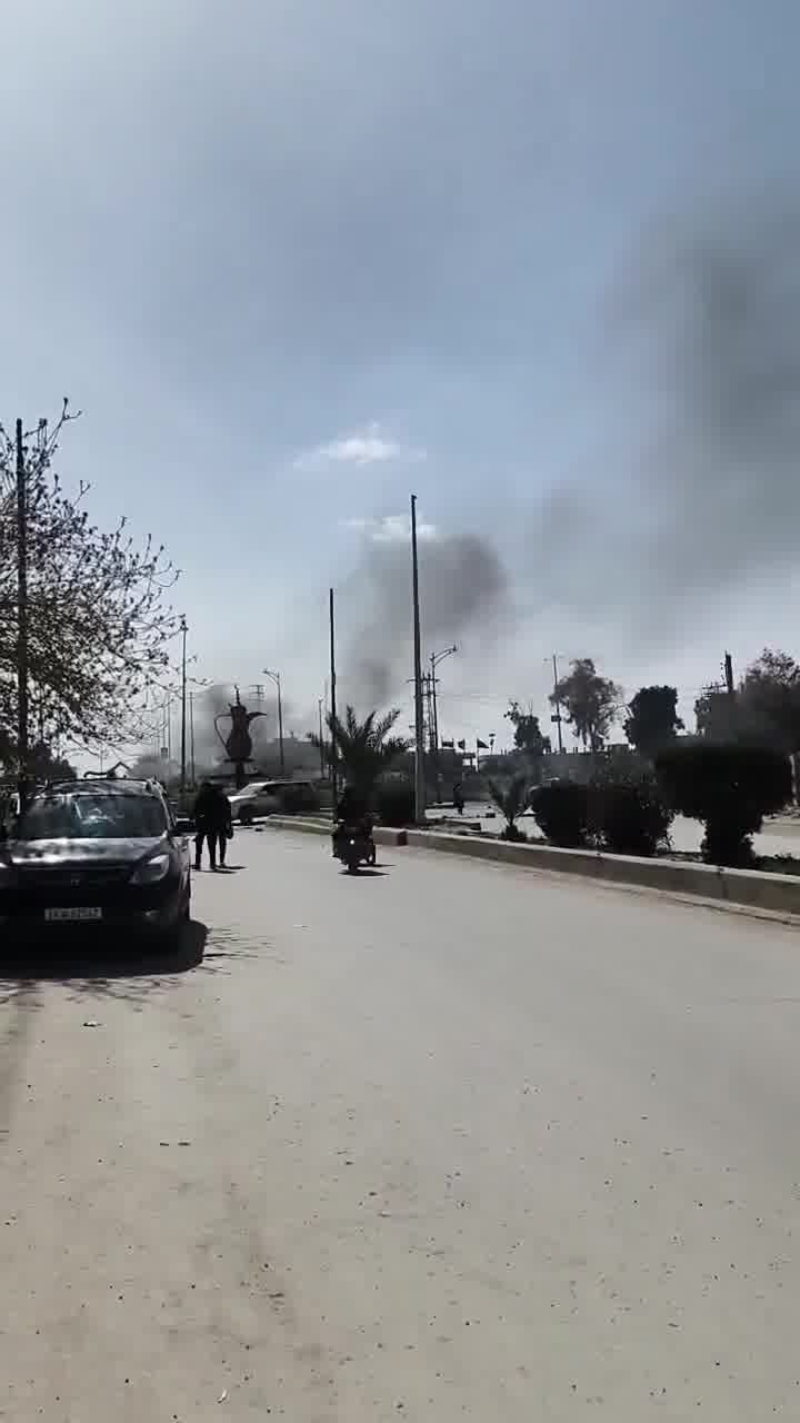 Deir ez-Zor: Gunfire was heard in the vicinity of the Dallah roundabout in Deir ez-Zor city, perpetrated by members of the Internal Security Forces. This coincided with a protest in which families of detainees held by the SDF burned tires.