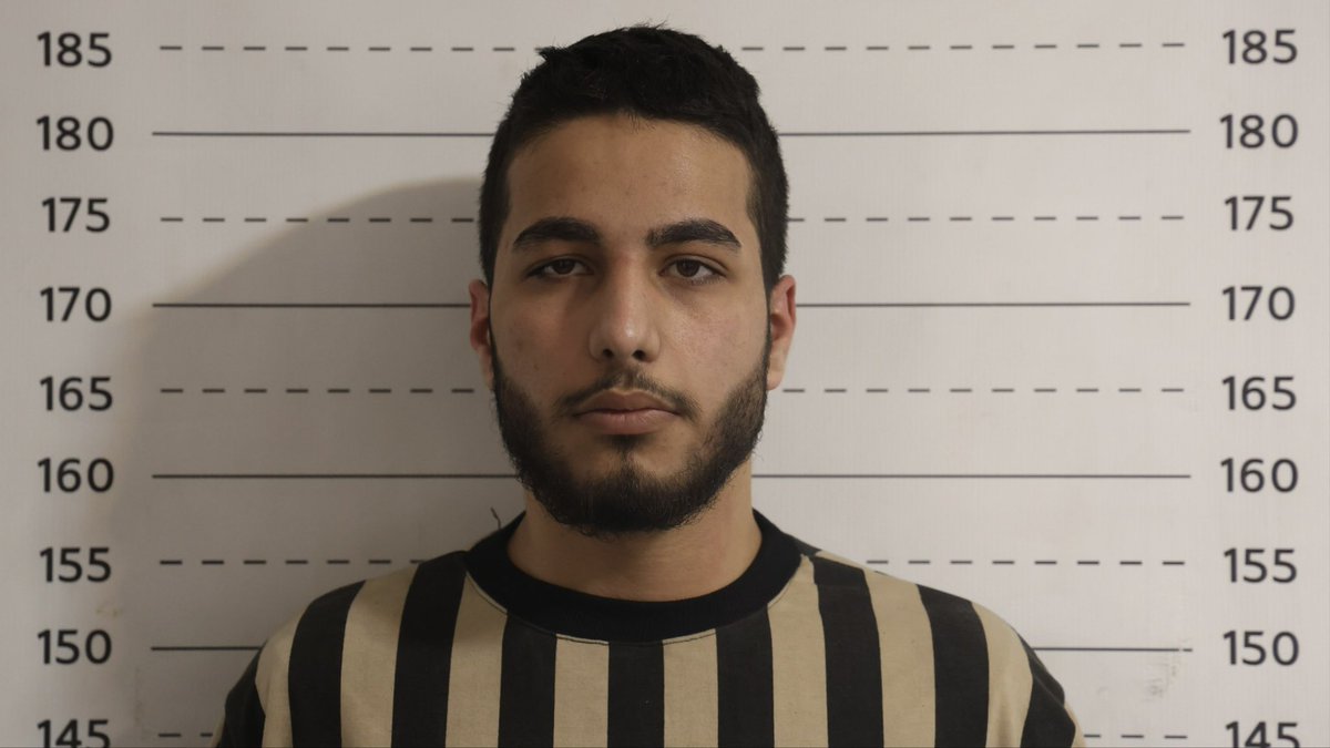 Syrian security forces stopped a planned bombing in Damascus. A woman was caught planting an explosive near a church in Bab Touma. The bomb was safely dismantled before it exploded; no injuries. Five people were arrested. Investigations say the cell is linked to Hezbollah and received training abroad