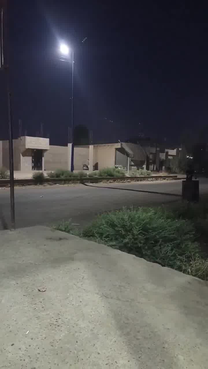 Deir ez-Zor, eastern countryside: Armed clashes broke out between cousins in the town of Dhiban, before the Internal Security Forces intervened to resolve the conflict between the two sides.