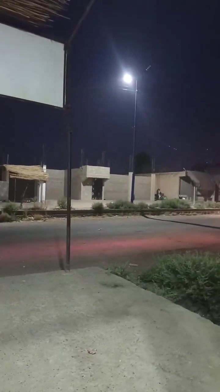 Deir ez-Zor, eastern countryside: Armed clashes broke out between cousins in the town of Dhiban, before the Internal Security Forces intervened to resolve the conflict between the two sides.