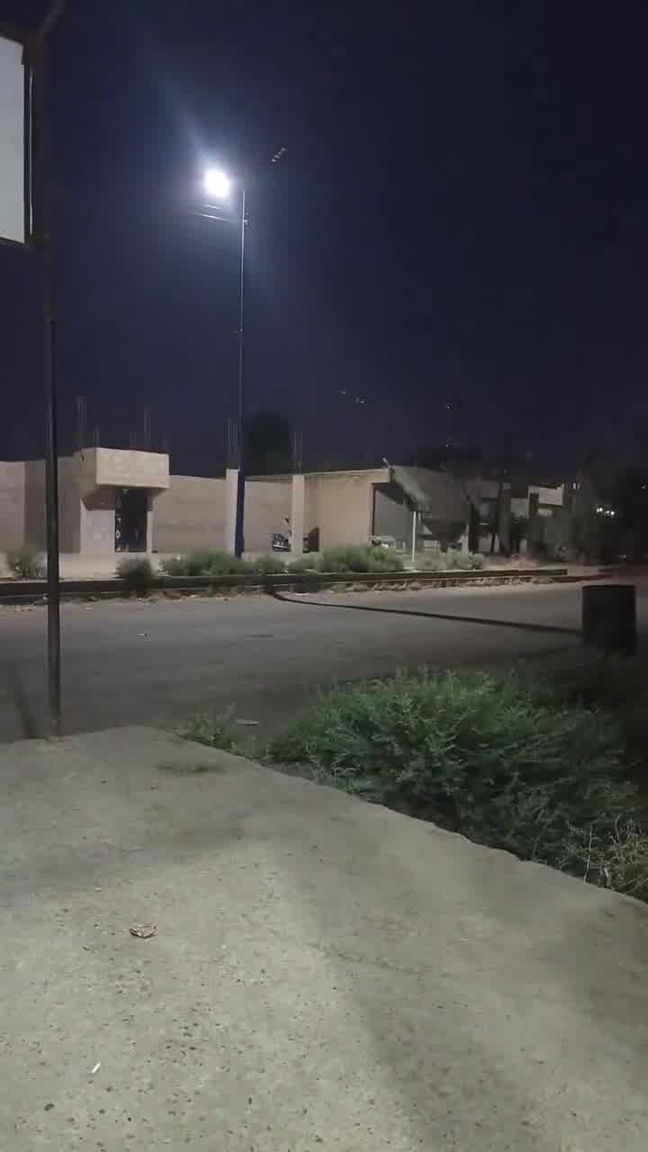 Deir ez-Zor, eastern countryside: Armed clashes broke out between cousins in the town of Dhiban, before the Internal Security Forces intervened to resolve the conflict between the two sides.